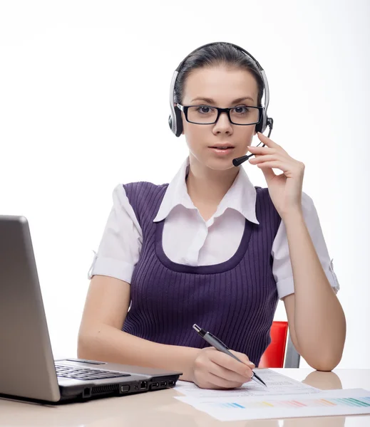 Femme d'affaires parlant au téléphone, opérateur — Photo