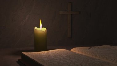 İncil ve Hristiyan haçı ve şeffaf bir arkaplanda mum yanığı.. 