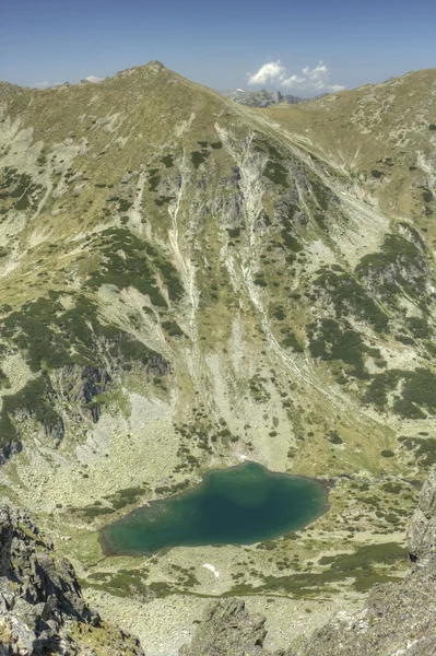 Гірські вершини та озера — стокове фото