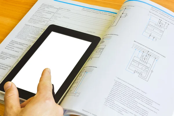 Tablet computer over engineering diagram — Stock Photo, Image