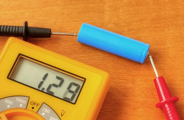 Measuring with digital multimeter — Stock Photo, Image