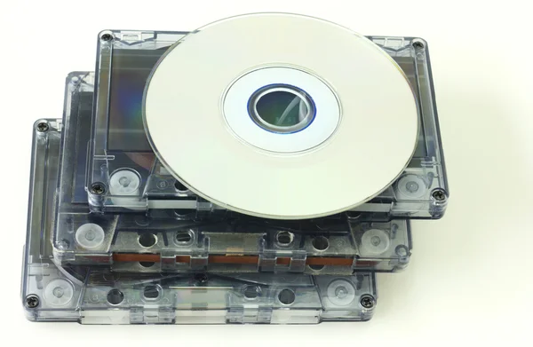 Tapes en cd geïsoleerd — Stockfoto