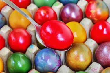 Renkli Paskalya yumurtaları
