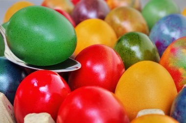 Renkli Paskalya yumurtaları