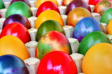 Renkli Paskalya yumurtaları