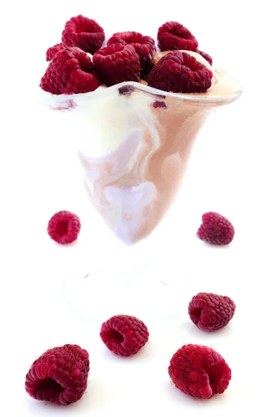 Icecream with raspberries isolated — Stock Photo, Image