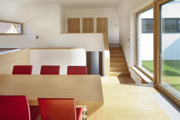 Schönes neues Einfamilienhaus Interieur — Stockfoto