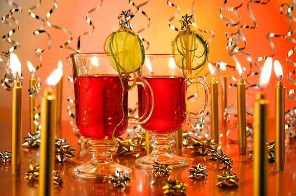 Glühweinpunsch zu Weihnachten beliebtes Heißgetränk — Stockfoto