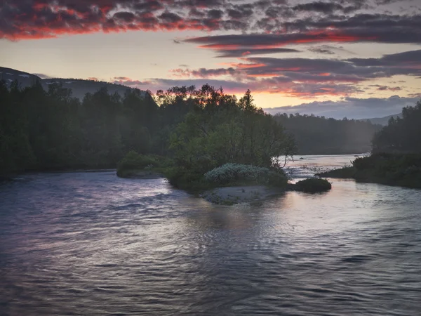 Noche en el río Ljusnan Suecia —  Fotos de Stock