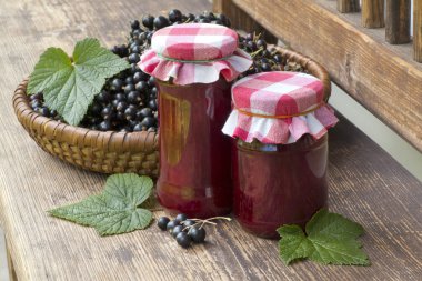 Natürmort reçel ve Siyah frenk üzümü