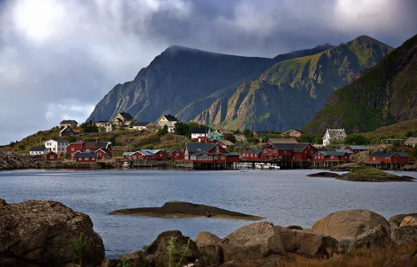 ロフォーテン諸島ノルウェー北部の風景、モスケネスまで移動しました。 ストック写真