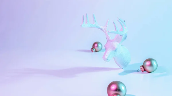 크리스마스 네온의 블볼은 경사도에 있어요 추상적 Xmas 순록입니다 — 스톡 사진