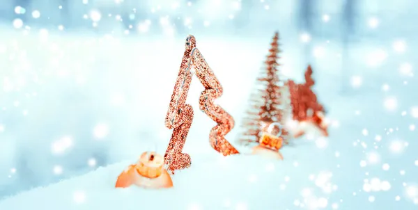 Sneeuwvlok Achtergrond Kerstvakantie Boom Gouden Ballen Nieuwjaar Ornament Decoratie Witte — Stockfoto
