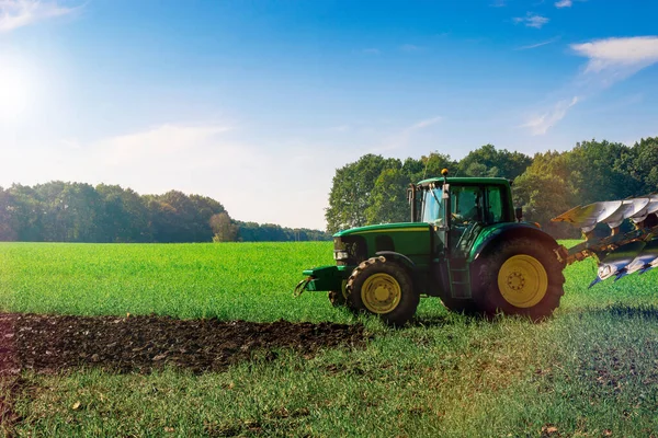 Pôr Sol Tractor Agricultura Maquinaria Agrícola Campo Terra Paisagem Equipamento — Fotografia de Stock