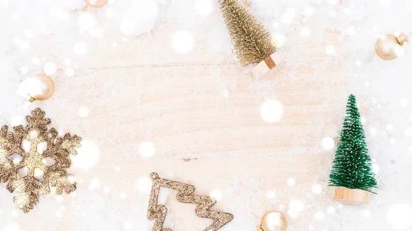 Sněhové Dřevo Zimní Dřevěné Dekorace Pozadí Vánoční Prkno Starou Rustikální — Stock fotografie