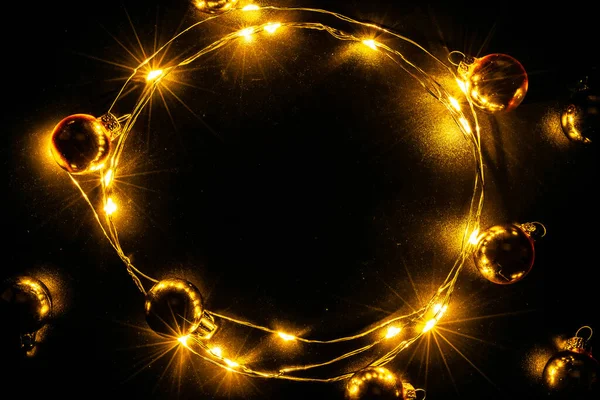 Frontera Luces Navidad Decoración Guirnalda Luz Dorada Bulbo Oro Aislado — Foto de Stock