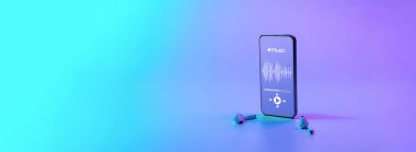 Müzik ekipmanları. Ses ritimleri, kulaklıklar, cep telefonu ekranında müzik uygulaması. Neon gradyan arkaplanda ses kaydı. Canlı radyo oynatıcı model pankartı
