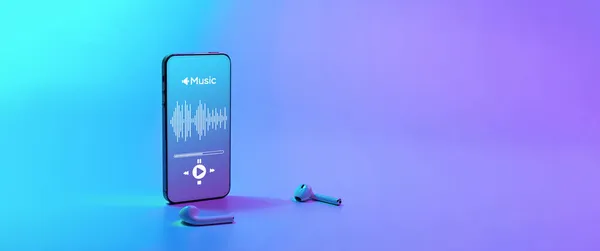 Музыкальный Баннер Мобильный Смартфон Музыкальным Приложением Звуковые Наушники Аудио Голос — стоковое фото
