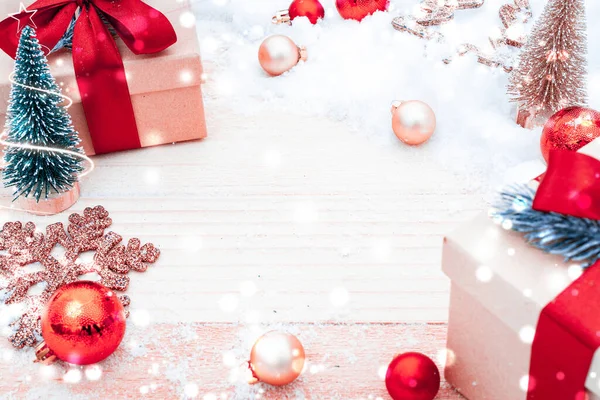 Tafelhout Kerstmis Kerstbord Met Oude Rustieke Muur Witte Bevroren Sneeuw — Stockfoto