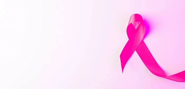 Świadomość Raka Symbol Opieki Zdrowotnej Różowa Wstążka Białym Tle Pomysł — Zdjęcie stockowe