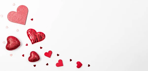 Ευχετήρια Κάρτα Αγίου Βαλεντίνου Κόκκινη Καρδιά Ρομαντικό Δώρο Λευκό Φόντο — Φωτογραφία Αρχείου