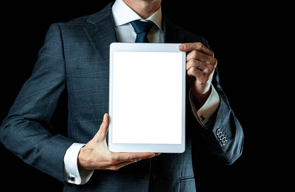 Makieta Ekranu Pusta Pusta Tabletka Ręce Biznesmena Mock Ekranu Inteligentne — Zdjęcie stockowe