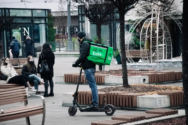 Katowice Poland Mart 2021 Hızlı Restoran Teslimatı Için Bisikletli Motosikletli — Stok fotoğraf