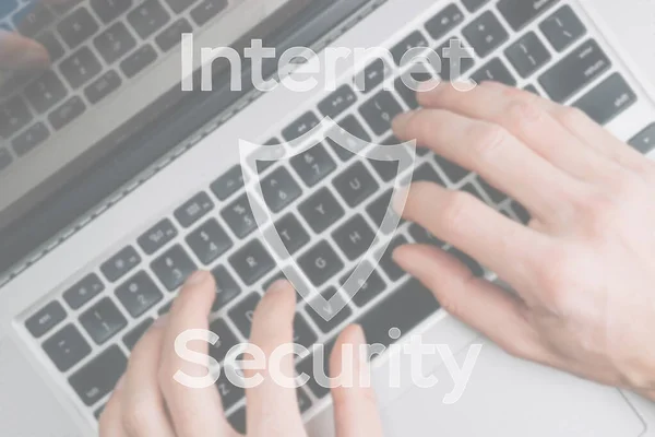 Conceito Proteção Dados Computador Símbolo Proteção Internet Fundo Teclado Azul — Fotografia de Stock