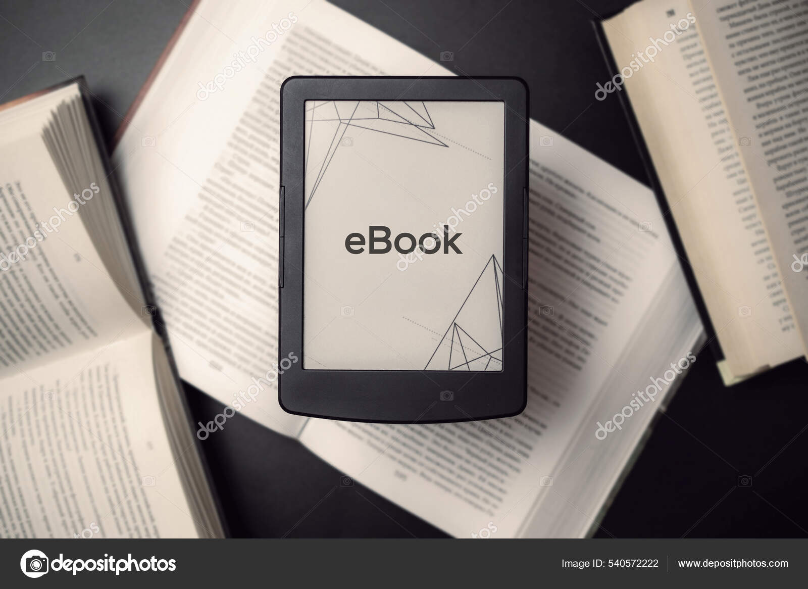 Lector Libro Electrónico Digital Tableta Lectura Biblioteca Con Libros  Sobre: fotografía de stock © Mvelishchuk #540572222