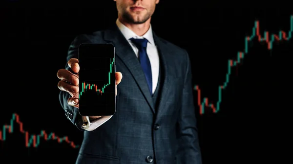 Gegevensanalyse Zakenman Holding Finance Applicatie Voor Sell Buy Analyse Winst — Stockfoto
