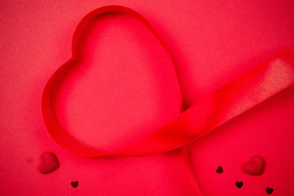 Fondo San Valentín Corazón Rojo Regalo Romántico Sobre Fondo Rojo — Foto de Stock