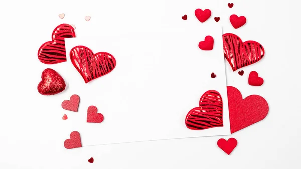 Valentijnsdag Hart Rood Hart Romantisch Cadeau Liefde Wit Met Kopieerruimte — Stockfoto