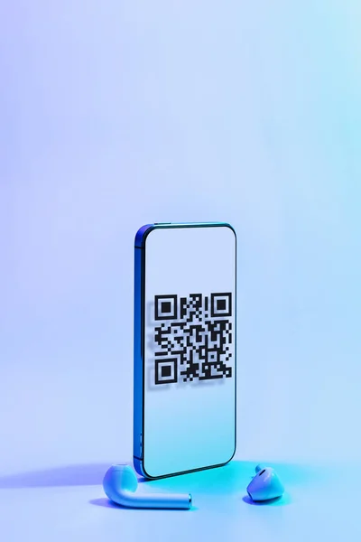 Code Mobil Digitales Smartphone Mit Code Scanner Auf Smartphone Bildschirm — Stockfoto