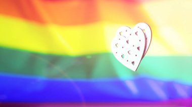 Lgbt gökkuşağı homoseksüel lezbiyen kavramı. İki Hearts Igbtq, gay, transseksüel aşk sembolü. Ulusal Açılış Günü, Biseksüelliği Kutlama Günü