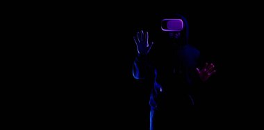 Sanal gerçeklik oyunu. Sanal gerçeklik teknolojisi için dijital gözlüklü genç adam karanlık neon arka planda izole edildi. 3 boyutlu simülasyonda çalışma ve sanal dünya