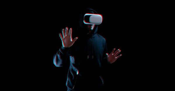 Occhiali Realtà Virtuale Blured Giovane Uomo Casco Digitale Gioco Realtà — Foto Stock