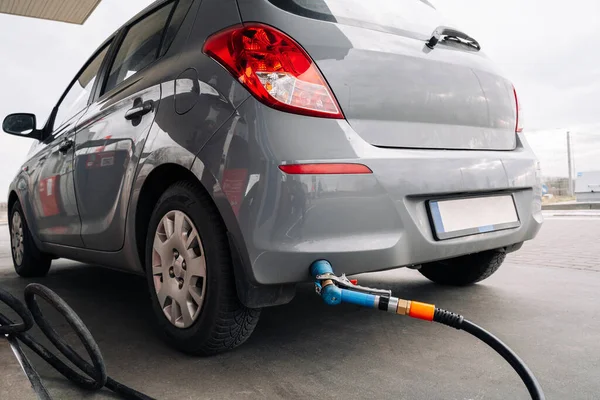 Γεμίζω Βενζίνη Αυτοκινήτων Αντλία Καυσίμου Αερίου Βενζινάδικο Για Δεξαμενή Ακροφυσίου — Φωτογραφία Αρχείου