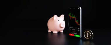 Şifreli para değişimi. Pembe domuz bankası, siyah arka planda altın kripto para birimi BTC bitcoin. Bitcoin ticaret cep telefonu uygulaması. Para yatırımı ve iş finansmanı tasarrufu