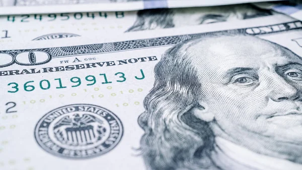 Uma Nota 100 Dólares Dinheiro Isolado Fundo Branco Dinheiro Americano — Fotografia de Stock