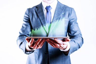 İş adamı grafiği. İş adamı tableti analizi beyazlar üzerinde ekonomik pazar başarısı. Borsa, iş büyümesi, ilerleme veya başarı kavramı