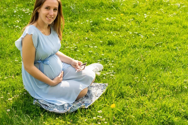 Υπερηχογράφημα Φωτογραφία Εγκυμοσύνη Μωρό Μου Γυναίκα Κρατώντας Υπερηχογράφημα Έγκυος Εικόνα — Φωτογραφία Αρχείου