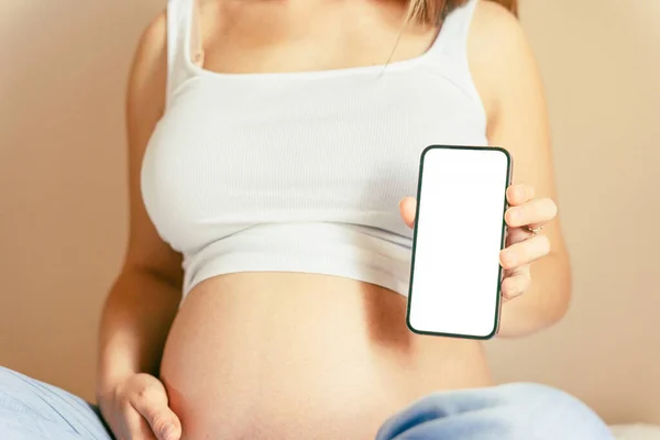 Graviditet Mockup Smartphone Gravid Kvinna Håller Smartphone Mobil Graviditet Online — Stockfoto