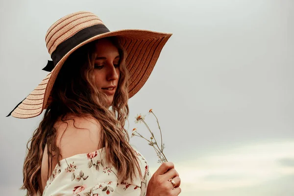 Woman Wheat Field Nature Happy Young Woman Sun Hat Summer — Stock Photo, Image