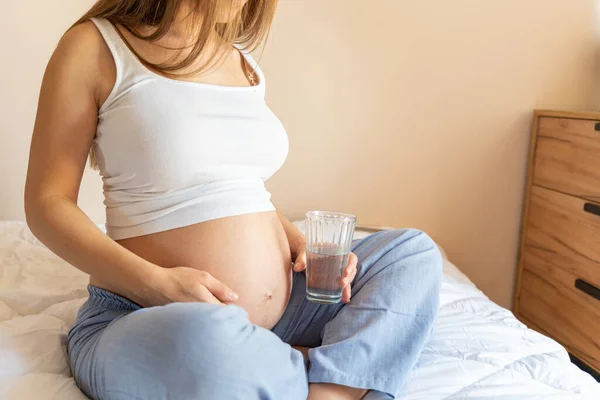 Bevi Acqua Incinta Bella Gravidanza Acqua Potabile Felice Donna Incinta — Foto Stock