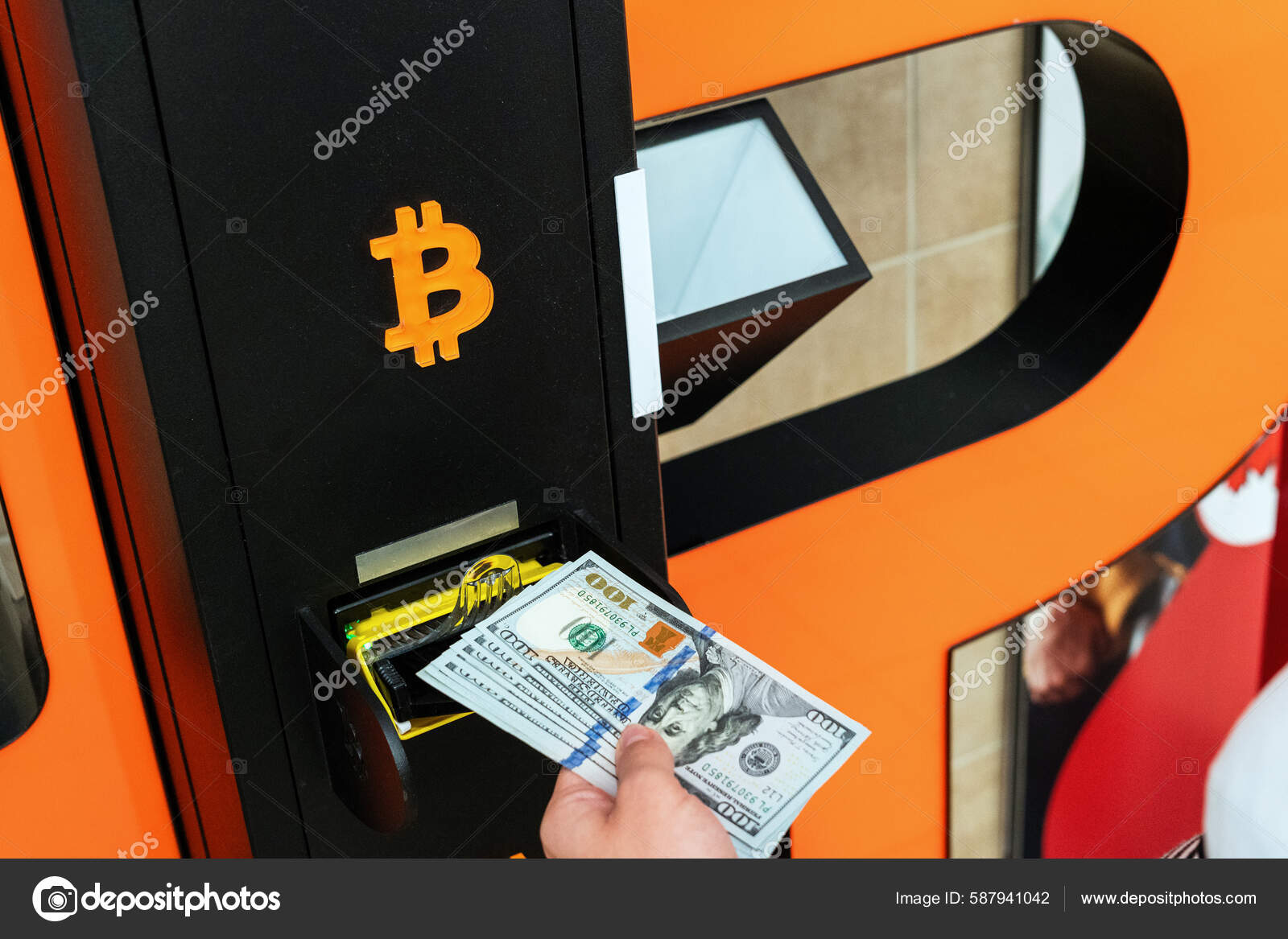 Bitcoin Cajero Automático Dinero Usd Pago Cien Dólares Moneda Criptográfica  — Foto editorial de stock #587941042 ©Mvelishchuk