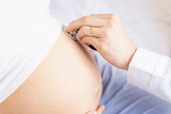 Hamile Doktor Hastanesi Hamilelik Danışmanı Için Tıbbi Klinik Doktor Karnında — Stok fotoğraf