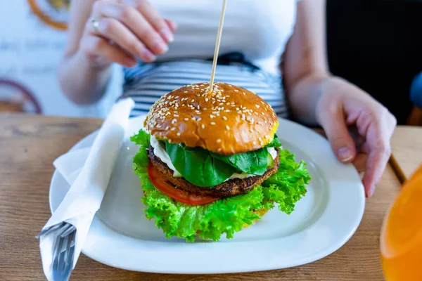 Veggie Burger Healthy Vegan Food Salad Avocado Vegetable Vegetarian Hamburger — Stock Photo, Image