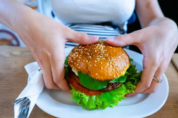 Vegan Burger Healthy Vegetarian Hamburger Salad Avocado Vegetable Veggie Sandwich — Stock Photo, Image