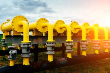 Gaz taşıma endüstrisi. Sarı gaz boru hattı güç teknolojisi. Yakıt borusu enerji ekipmanı. Benzin pompalama istasyonu, sanayi bölgesi