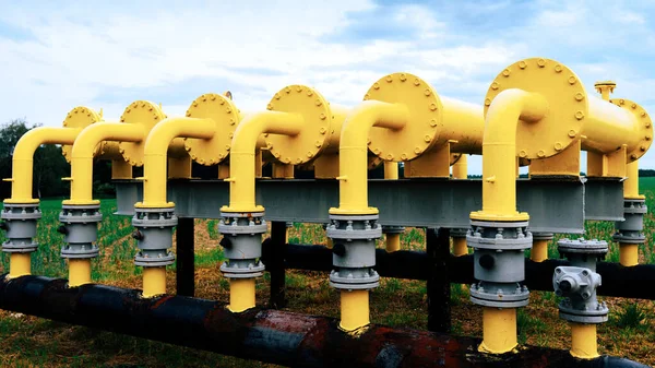 天然气运输业 黄气管道发电技术 燃料管能源设备 工业区抽气站 — 图库照片